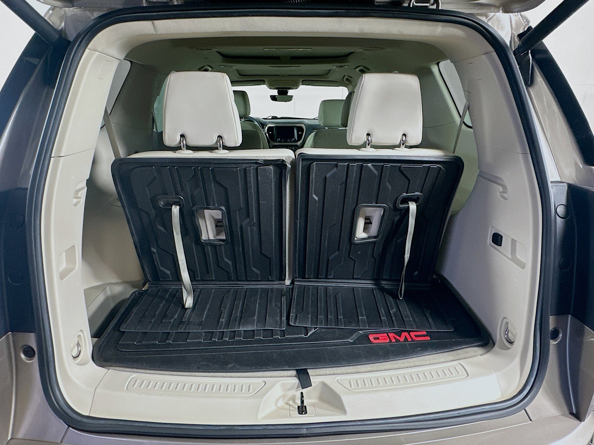 Used 2023 GMC Acadia Denali w/ Denali Ultimate Package FWD image 30
