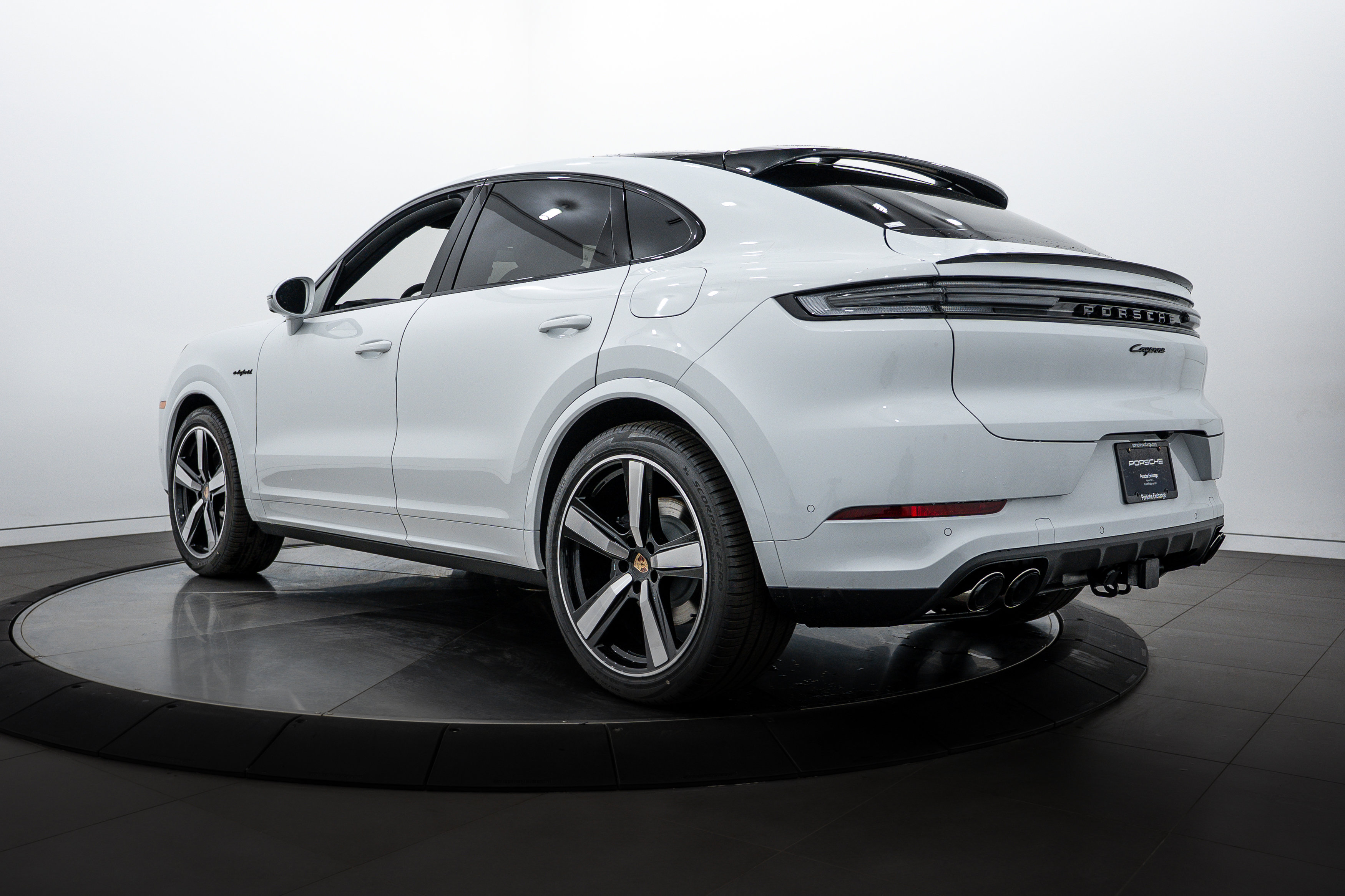 New 2026 Porsche Cayenne E-Hybrid Coupe image 3