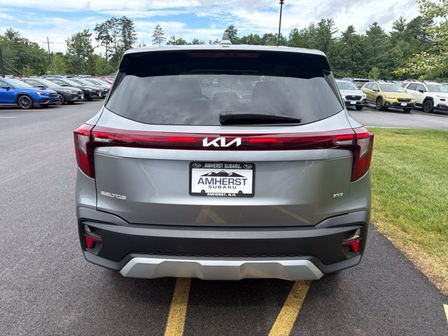 Used 2025 Kia Seltos LX AWD/4WD image 6