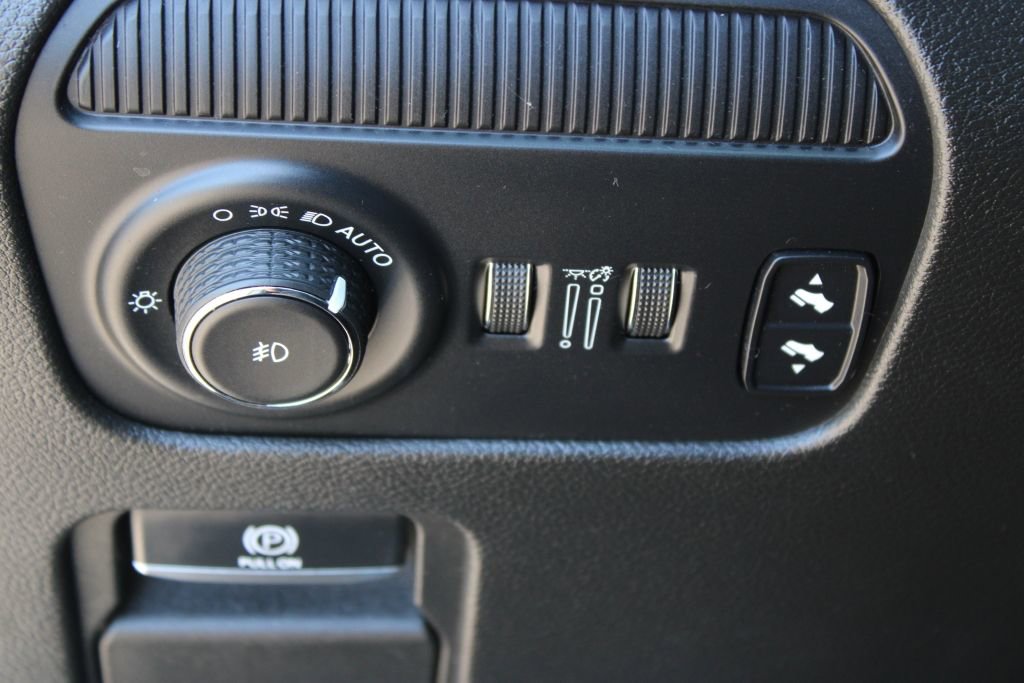 Used 2022 Jeep Wagoneer Series III w/ Flexible Seating Group image 35