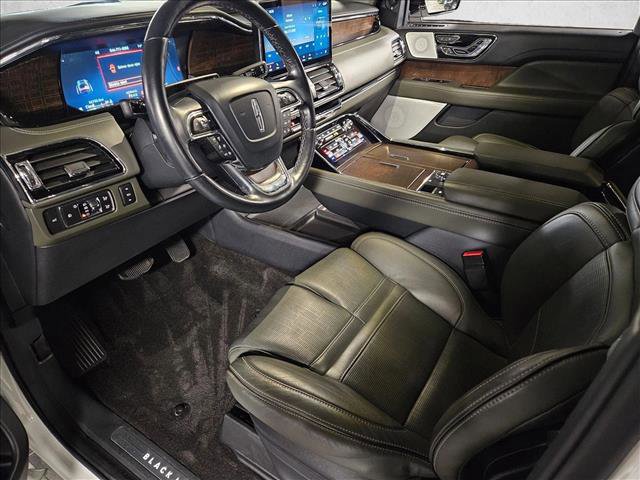 Used 2022 Lincoln Navigator Black Label image 10
