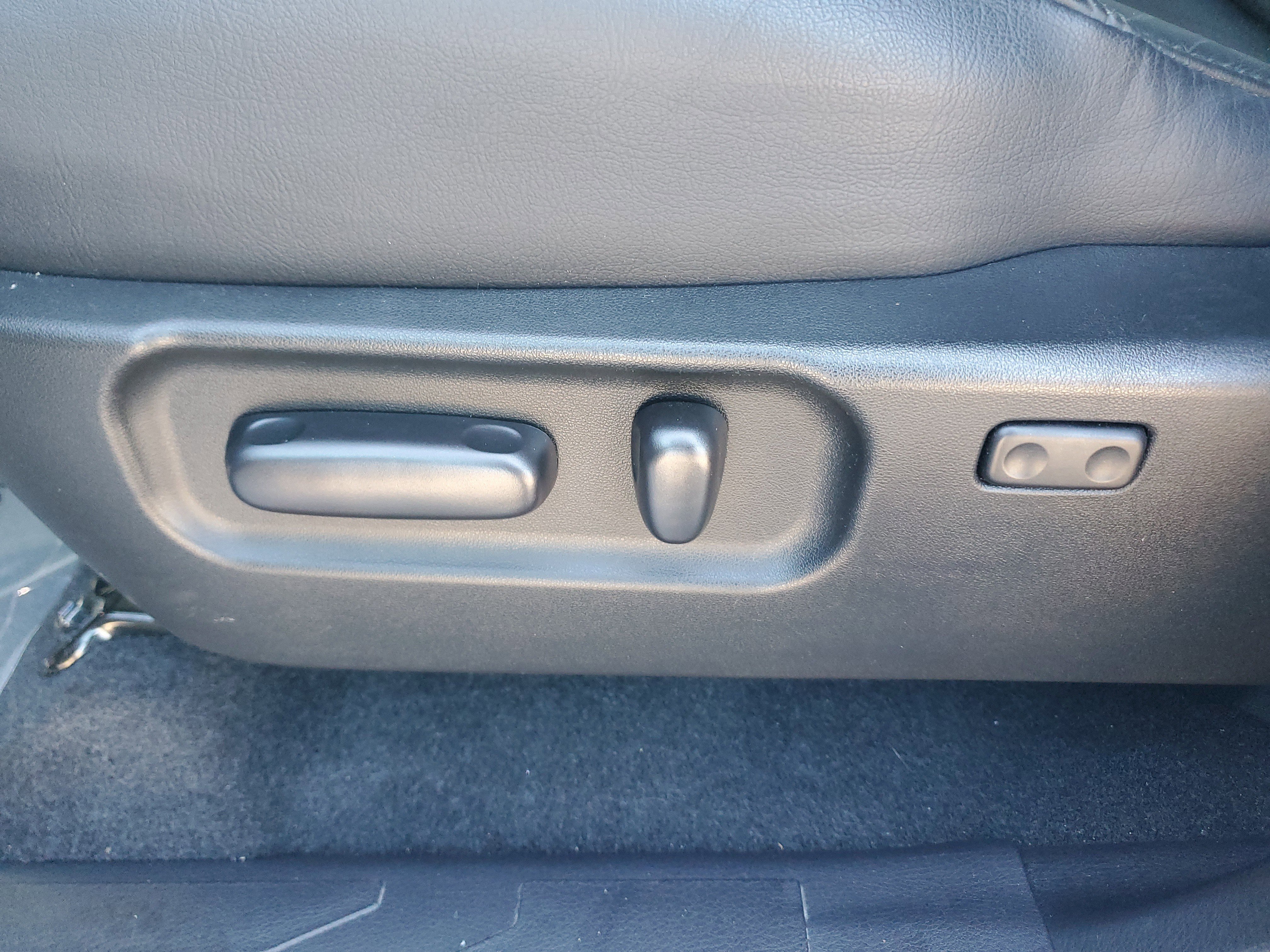 Used 2022 Toyota Tacoma Limited image 13