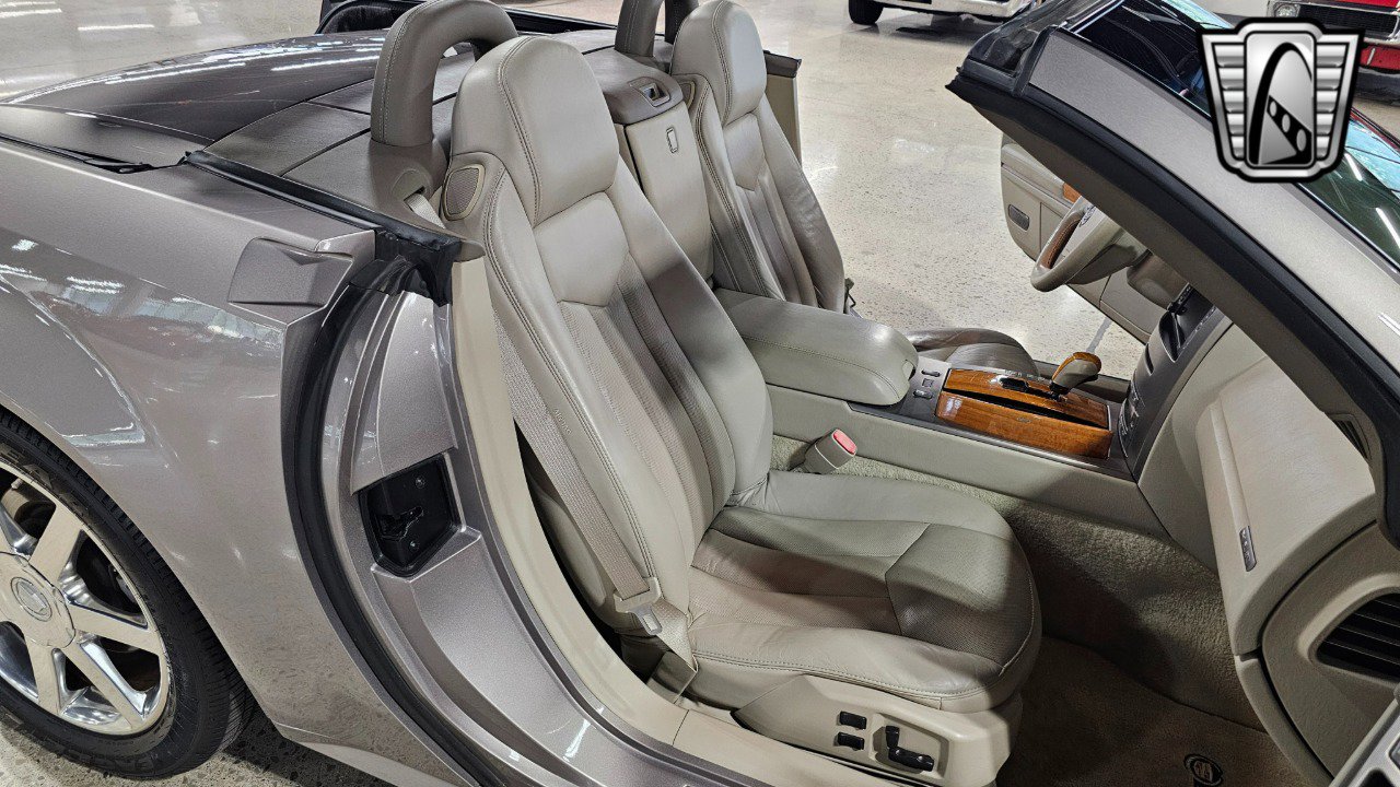 Used 2004 Cadillac XLR image 26