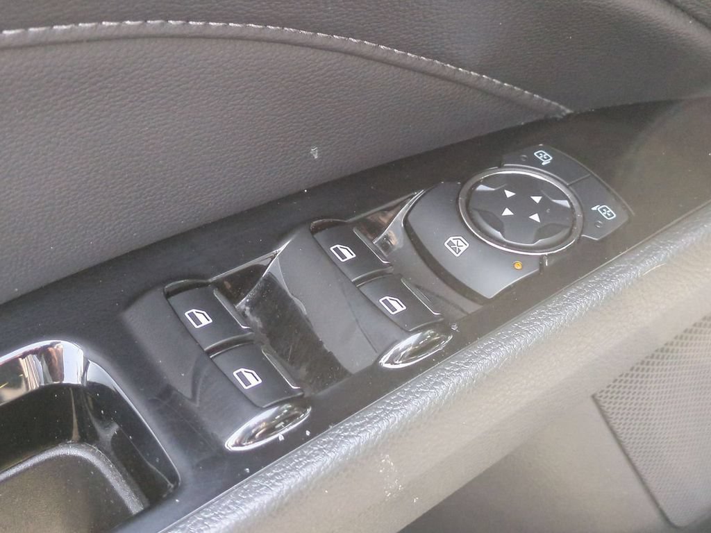 Used 2013 Ford Fusion Titanium w/ Titanium Driver Assist Pkg AWD/4WD image 11