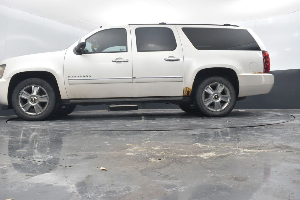 Used 2010 Chevrolet Suburban LTZ image 52
