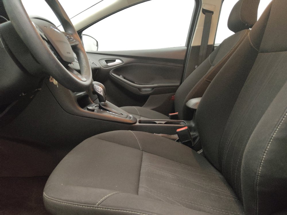 Used 2018 Ford Focus SE FWD image 17
