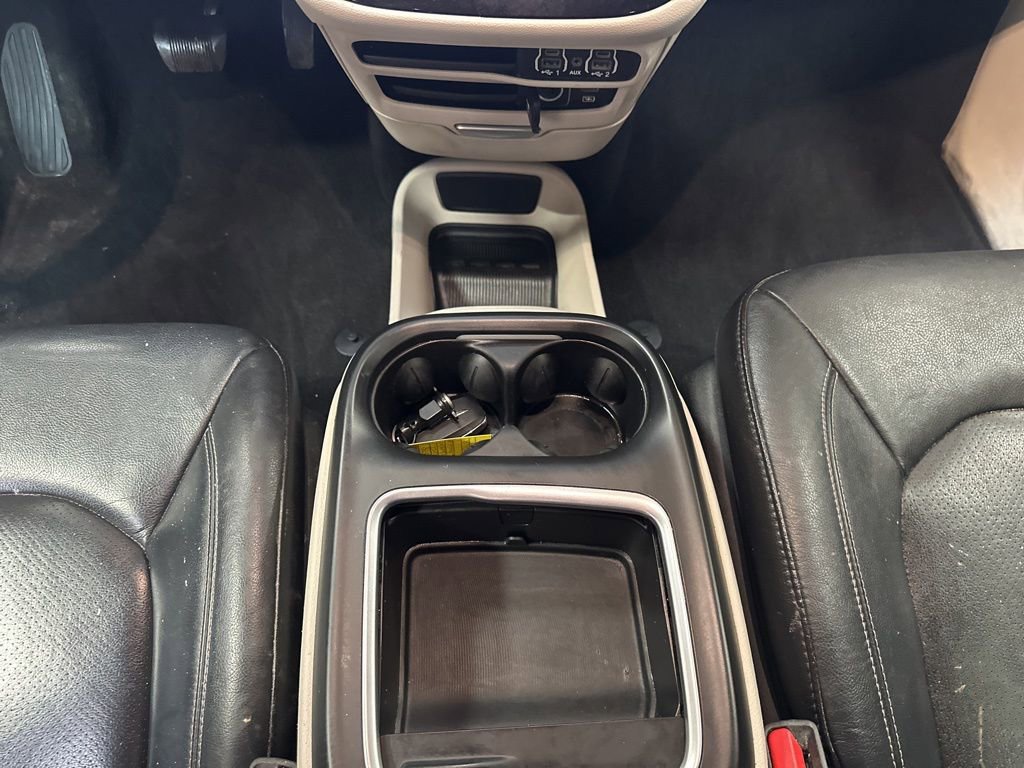 Used 2022 Chrysler Pacifica Touring-L image 23