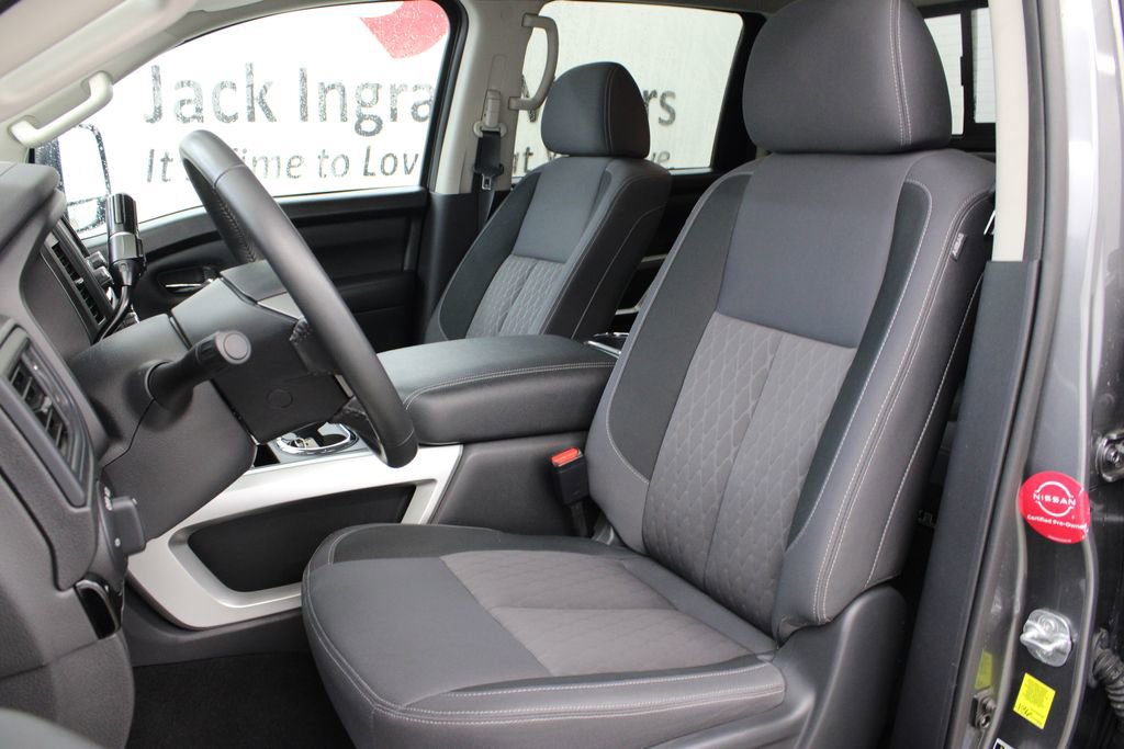 Used 2024 Nissan Titan SV w/ SV Convenience Package image 14