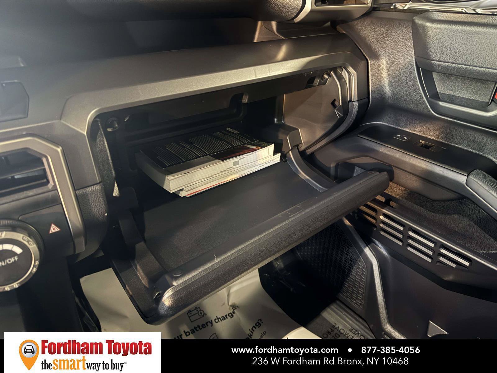 Used 2025 Toyota 4Runner SR5 AWD/4WD image 31
