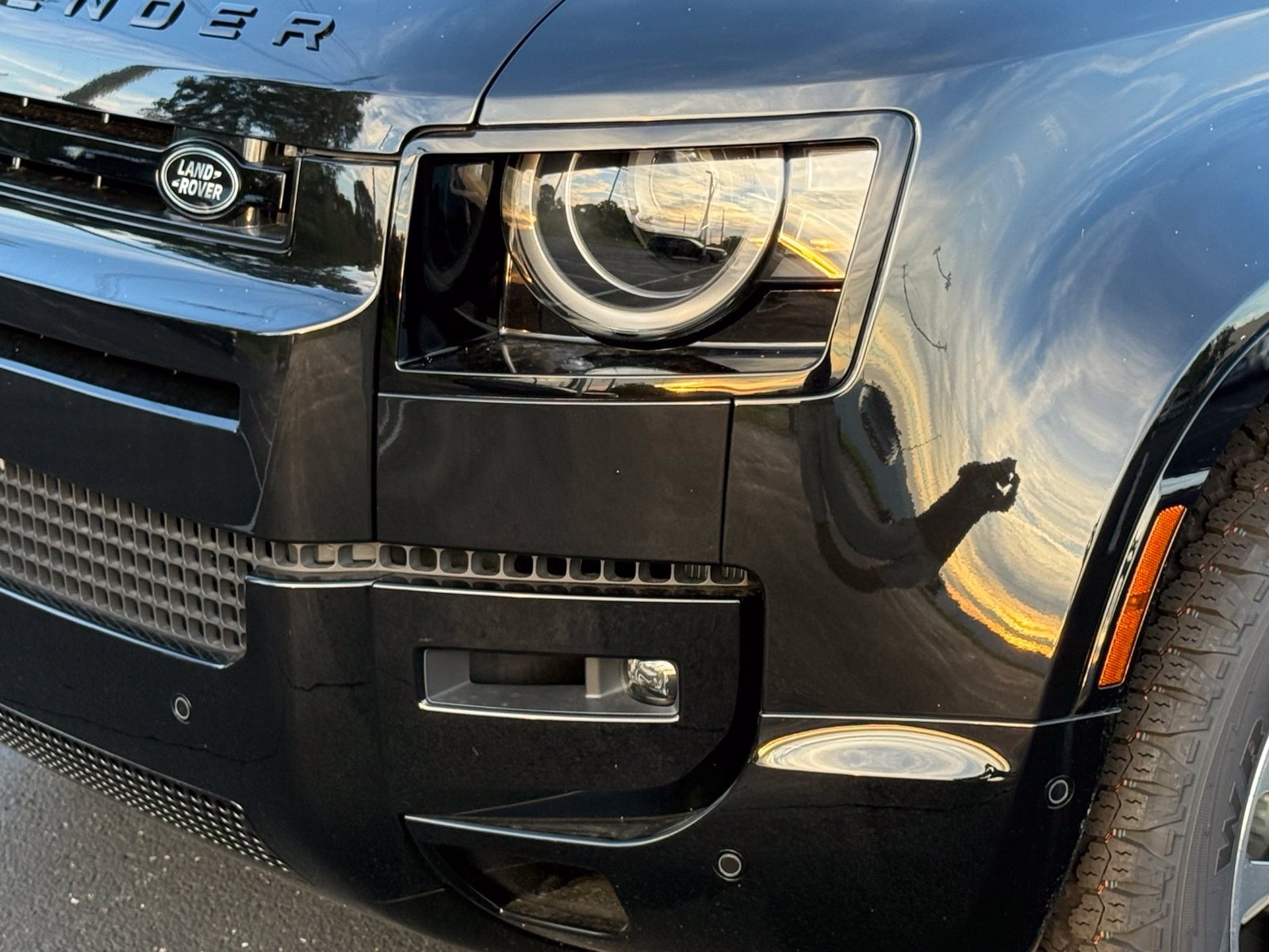 New 2026 Land Rover Defender 110 X-Dynamic SE AWD/4WD image 11