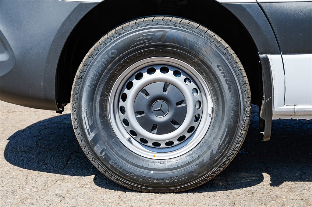 New 2025 Mercedes-Benz Sprinter 2500 image 9