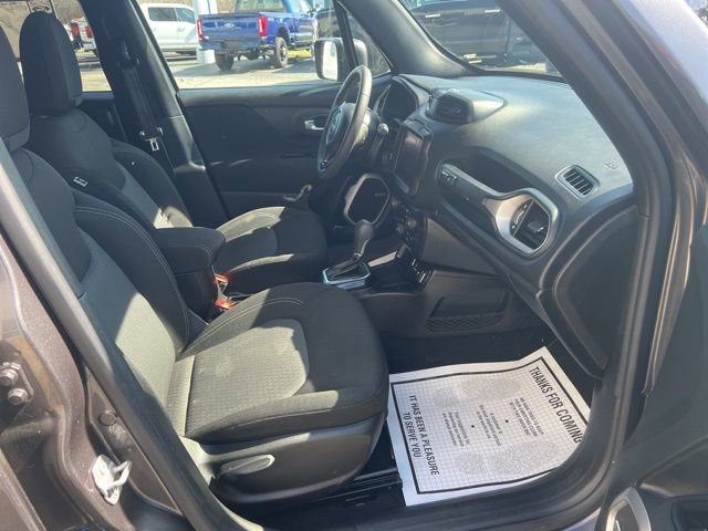 Used 2021 Jeep Renegade Latitude w/ Sun & Sound Group image 11