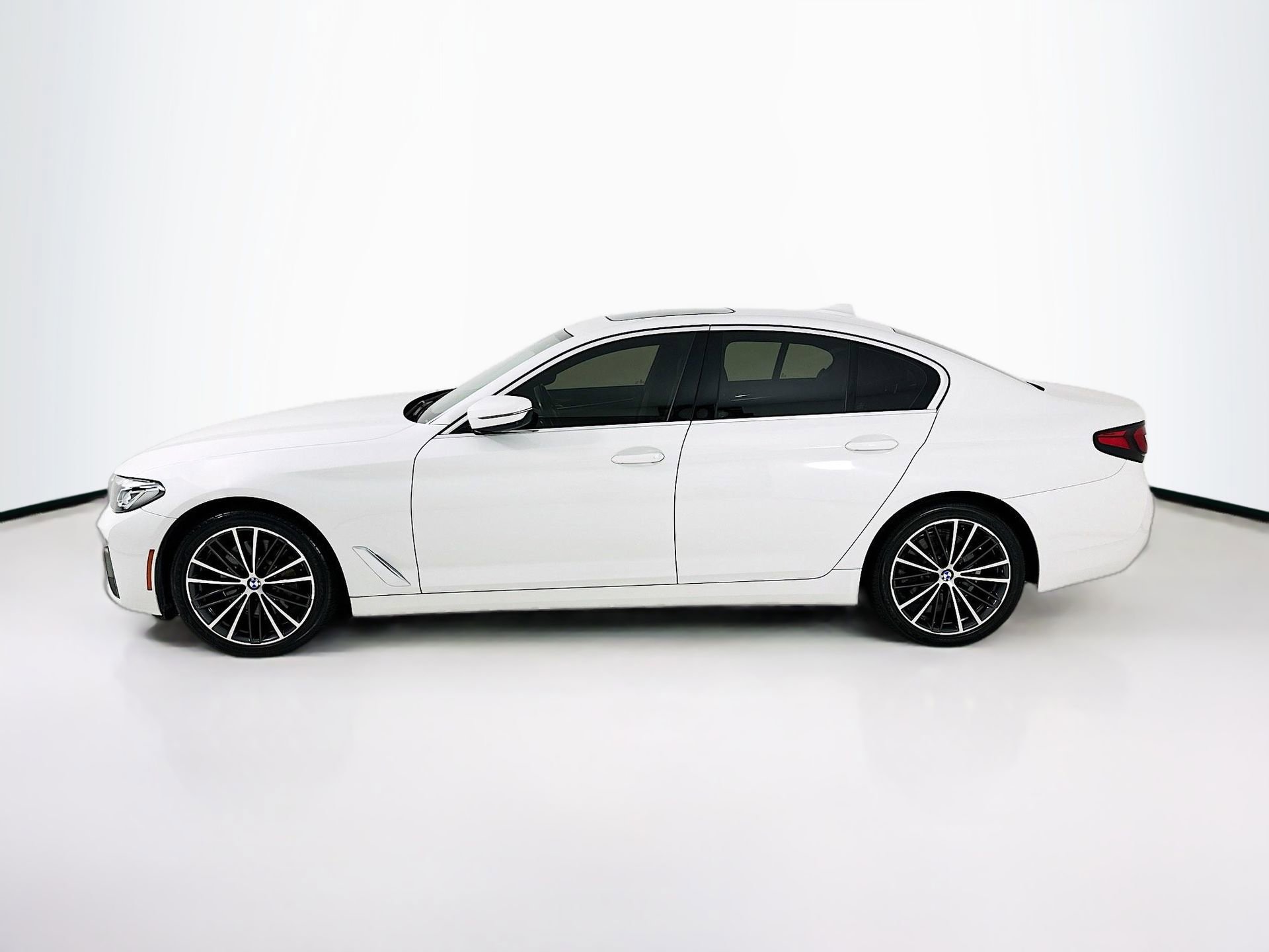 Used 2021 BMW 530i w/ Convenience Package RWD image 5