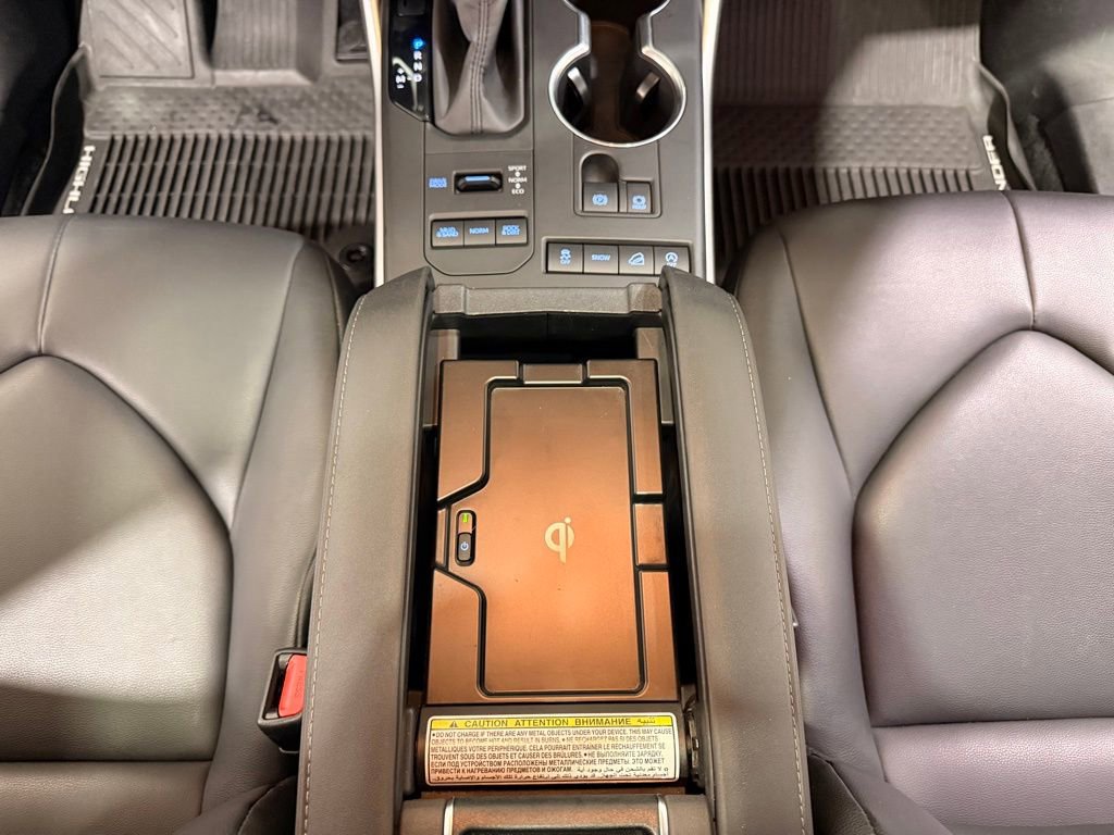 Used 2020 Toyota Highlander XLE image 26