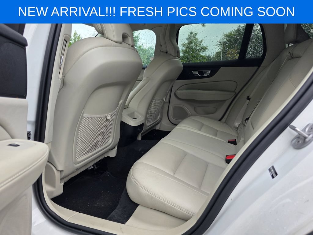 Used 2025 Volvo V60 B5 Cross Country Plus AWD/4WD image 15