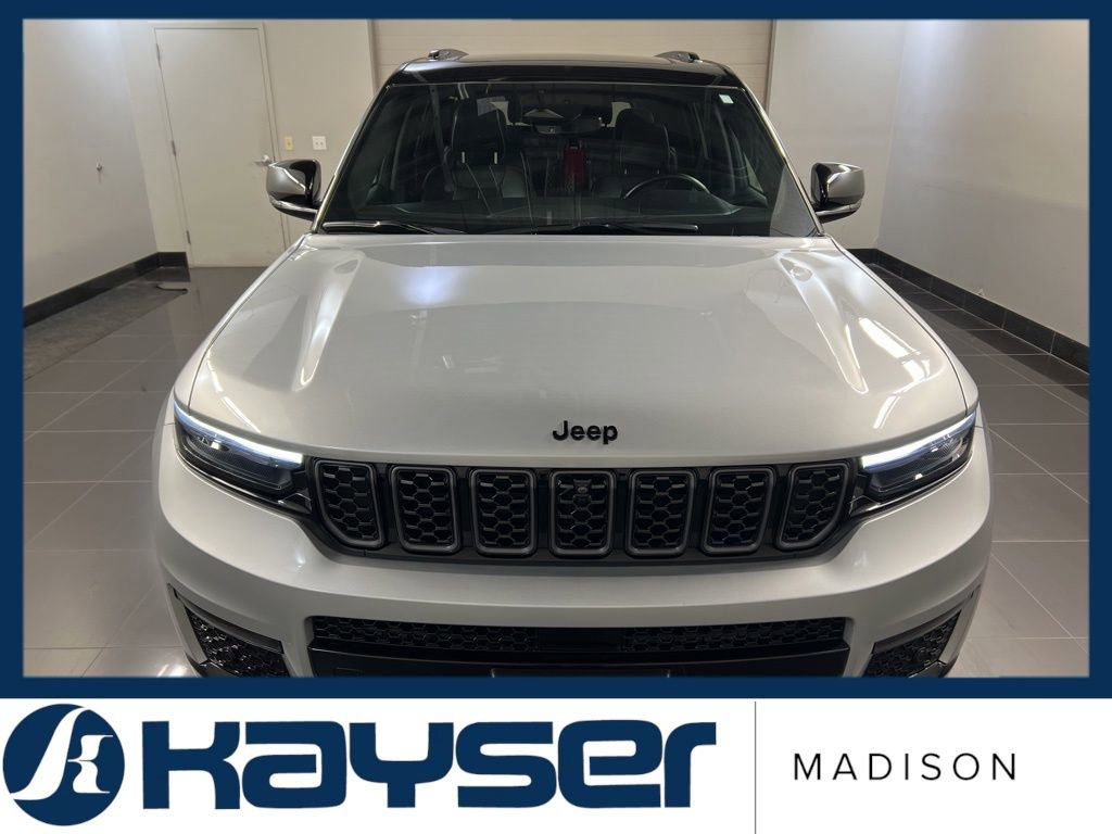 Used 2023 Jeep Grand Cherokee L Summit w/ High Altitude Package image 2