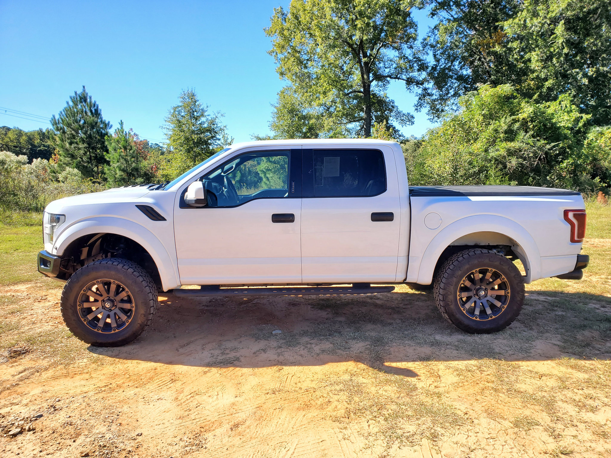Used 2018 Ford F150 Raptor w/ Equipment Group 801A Mid image 5