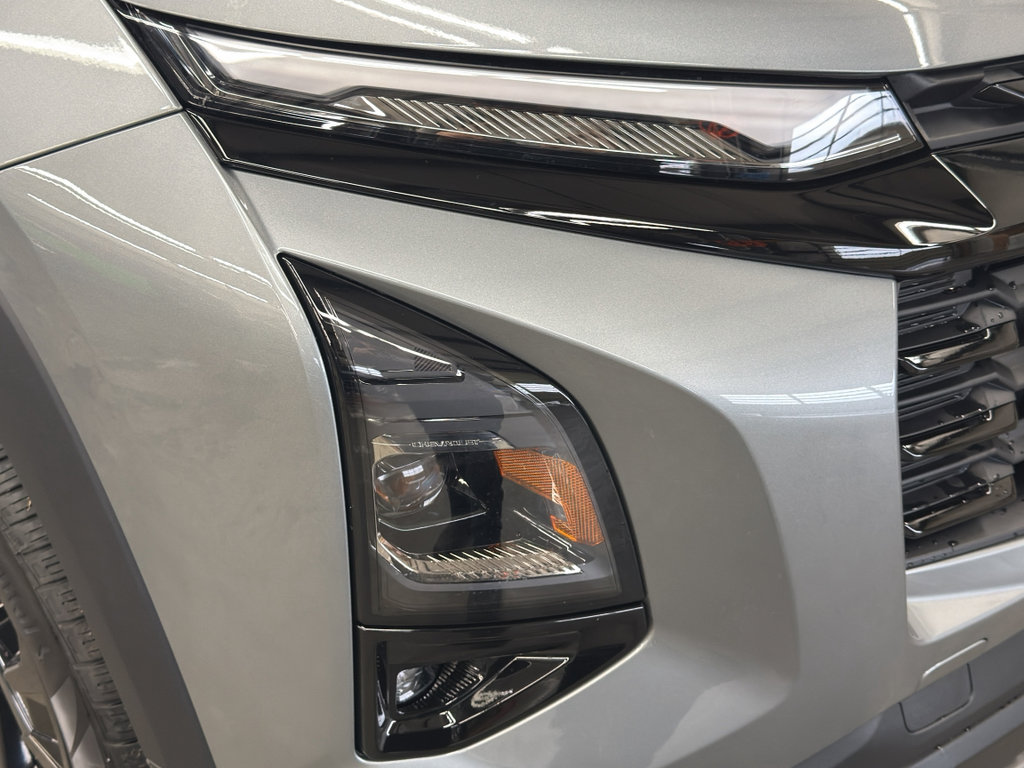 New 2026 Chevrolet Equinox LT AWD/4WD image 3