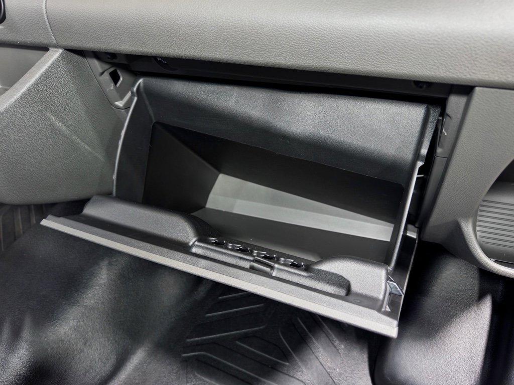 Used 2023 Ford E-Transit Medium Roof image 21