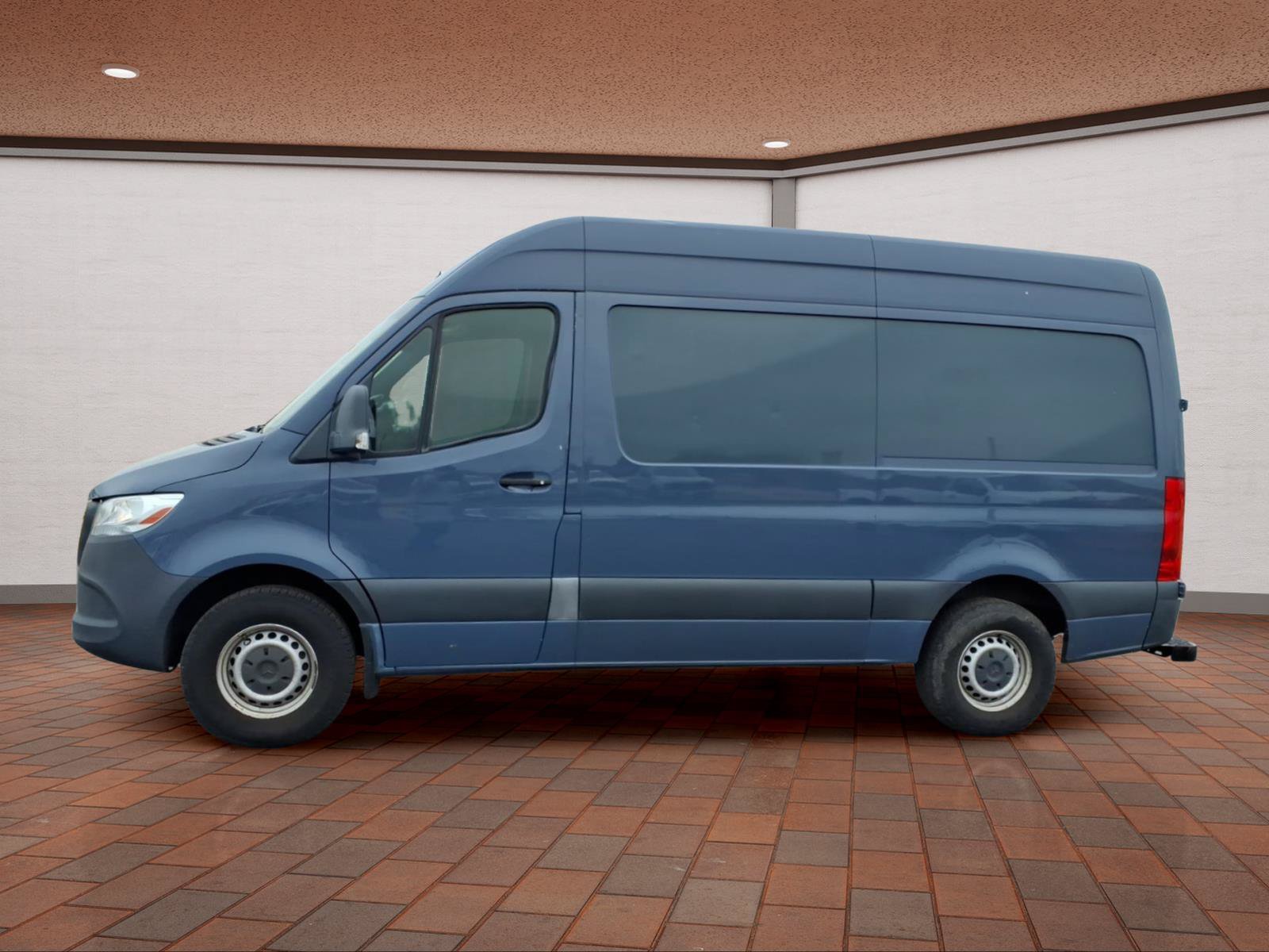 Used 2019 Mercedes-Benz Sprinter 144 image 5