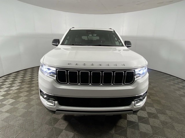 Used 2024 Jeep Wagoneer Series II w/ Flexible Seating Group image 4