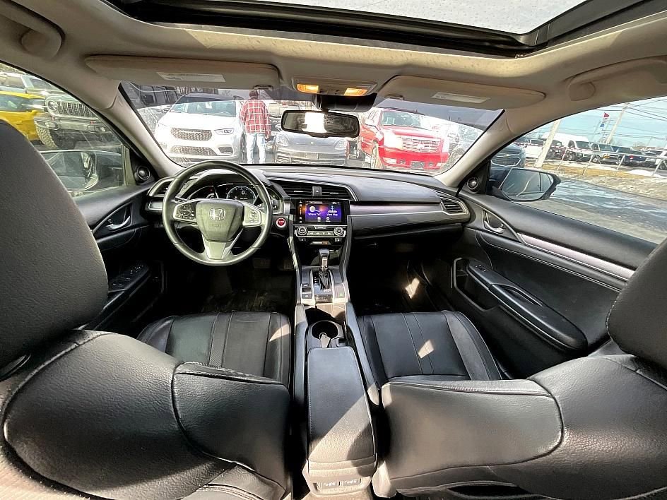 Used 2017 Honda Civic Touring image 31