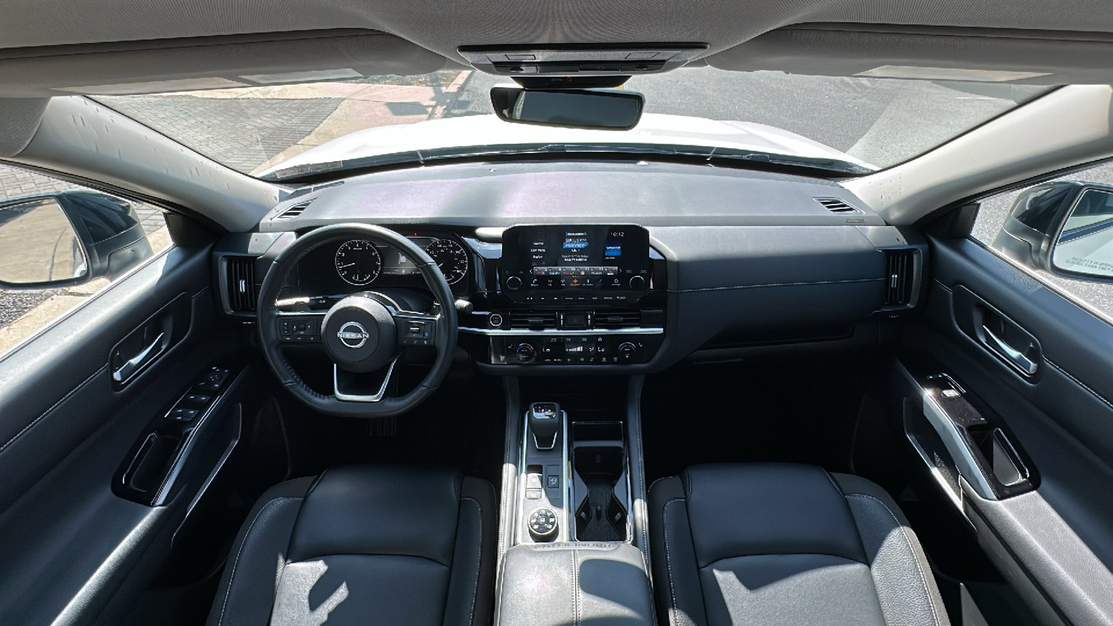 Certified 2024 Nissan Pathfinder SL w/ Black Appearance Package image 25