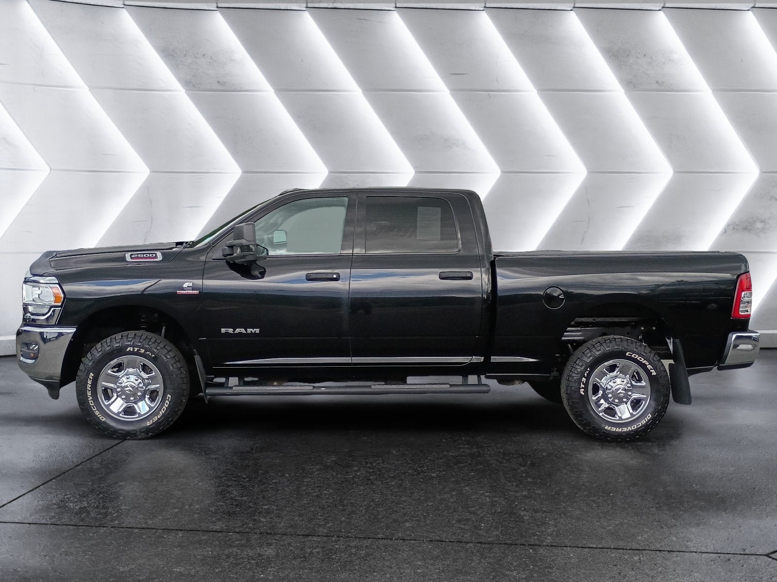 Used 2022 RAM 2500 Tradesman AWD/4WD image 3