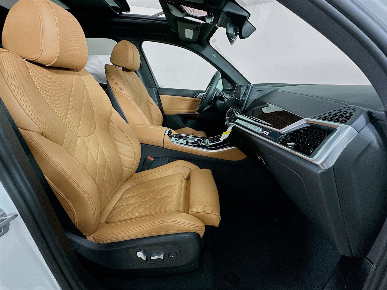 New 2026 BMW X5 xDrive50e w/ M Sport Package image 30