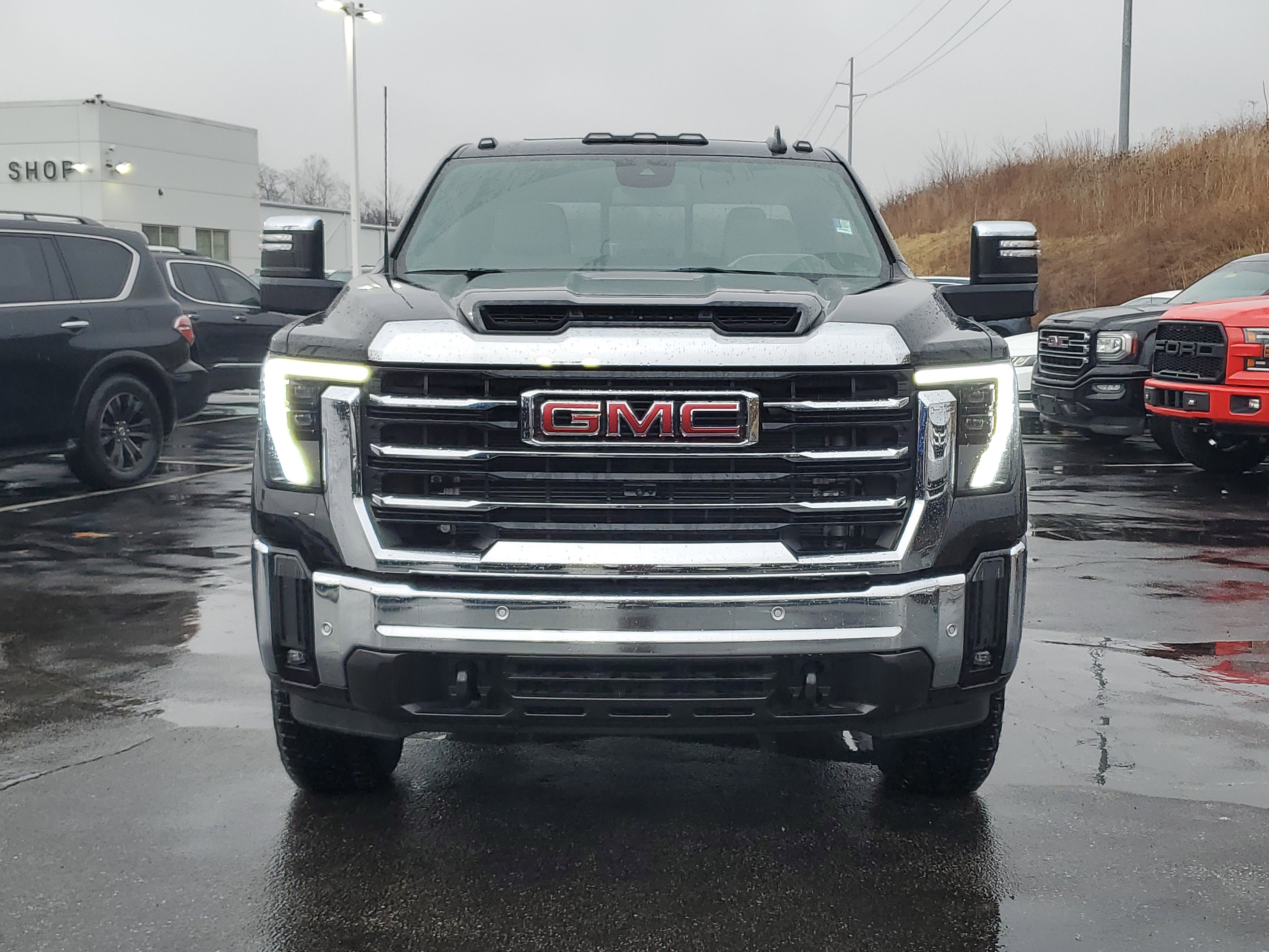 New 2025 GMC Sierra 2500 SLT w/ SLT Premium Package image 2