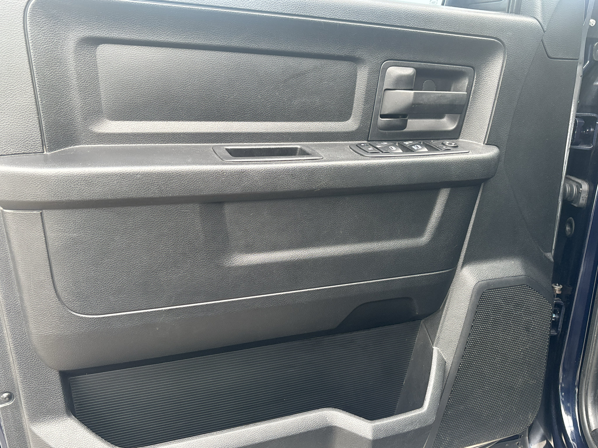 Used 2013 RAM 1500 Express RWD image 18