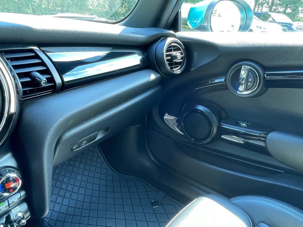 Used 2021 MINI Cooper S w/ 6.5" Touchscreen Package image 21