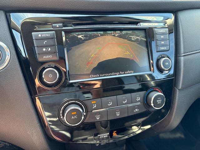 Used 2019 Nissan Rogue SV AWD/4WD image 17