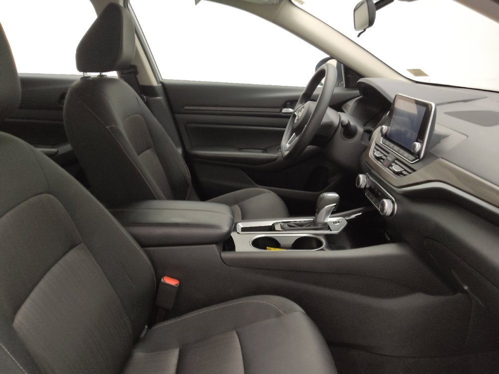 Used 2024 Nissan Altima 2.5 SV image 21