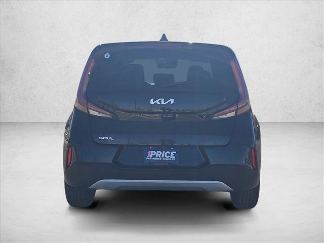 Used 2023 Kia Soul LX image 7