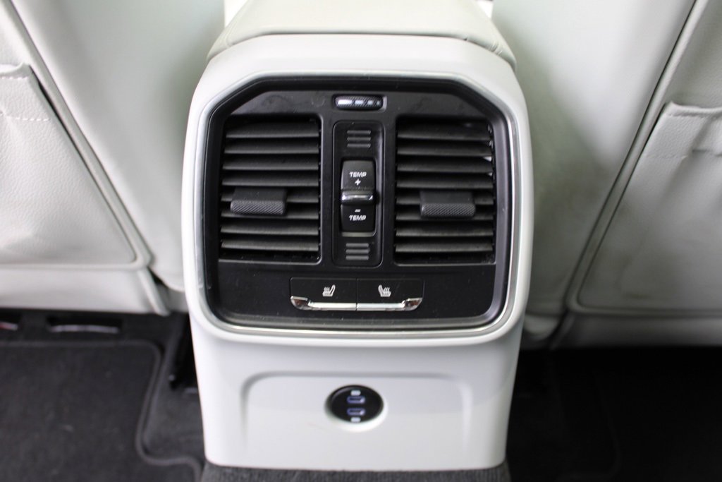 Used 2025 Porsche Macan image 27