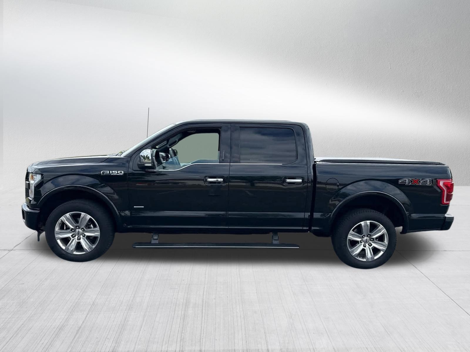 Used 2017 Ford F150 Platinum w/ Equipment Group 701A Luxury AWD/4WD image 6