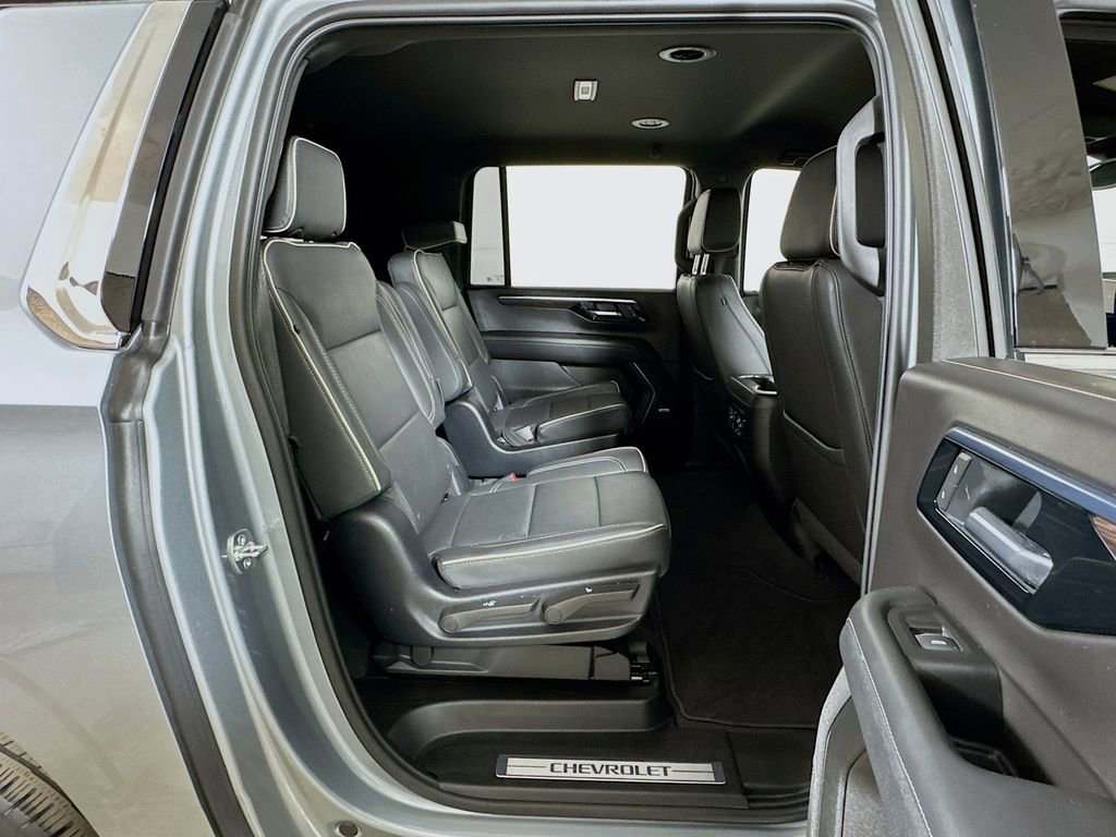 Certified 2025 Chevrolet Suburban Premier image 27
