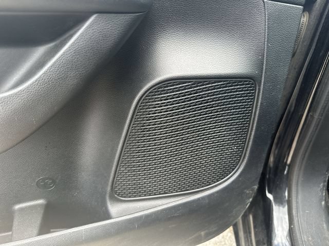 Used 2018 Chrysler Pacifica Limited w/ S Appearance Package FWD image 27