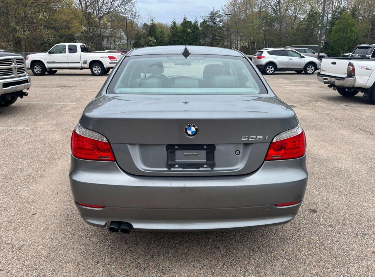 Used 2010 BMW 528i xDrive Sedan AWD/4WD image 6