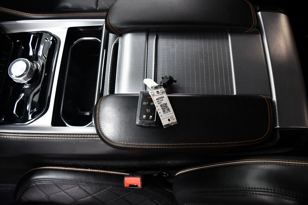 Used 2022 Jeep Grand Wagoneer Series III w/ Rear Seat Video Group 1 image 24