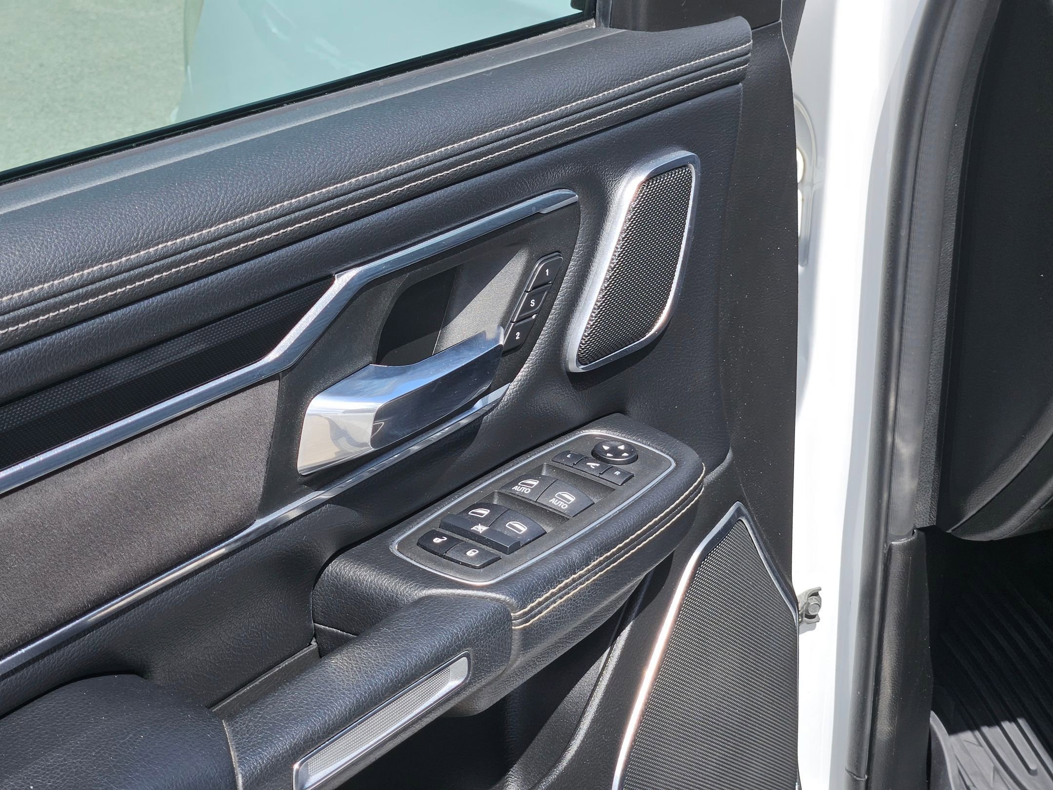 Certified 2021 RAM 1500 Laramie image 12