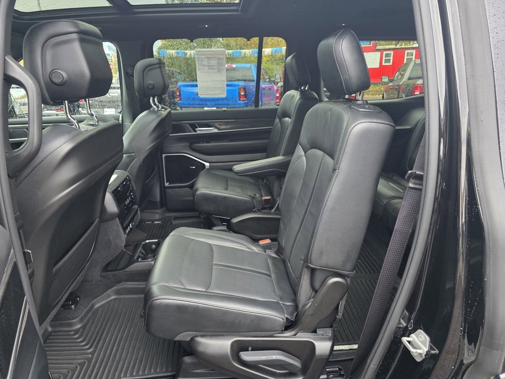 Used 2022 Jeep Wagoneer Series III w/ Premium Group I image 9