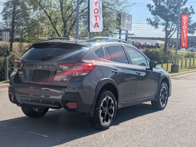 Used 2022 Subaru Crosstrek 2.0i Premium image 3