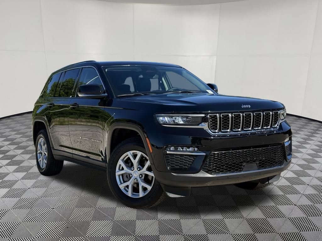 Used 2023 Jeep Grand Cherokee Limited AWD/4WD image 4