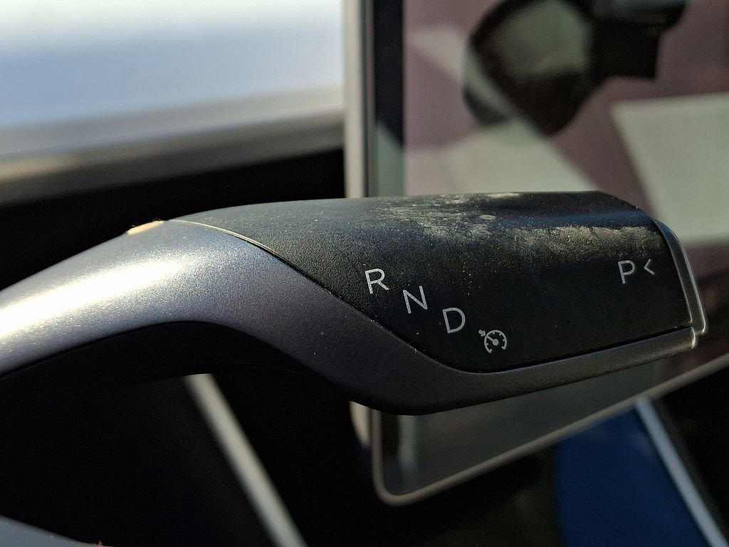 Used 2018 Tesla Model 3 Mid Range image 16