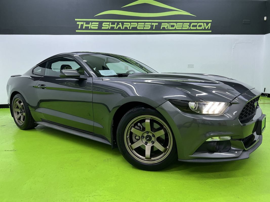 Used 2017 Ford Mustang Coupe RWD image 1