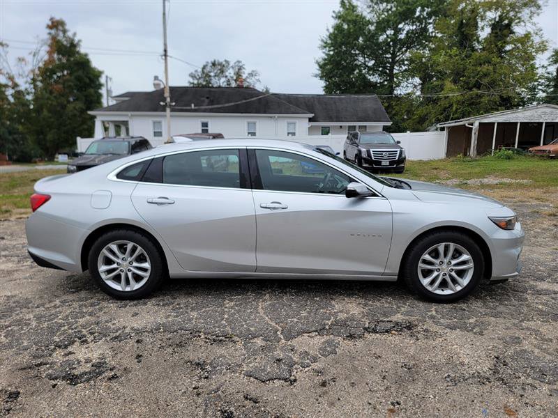 Used 2017 Chevrolet Malibu LT w/ Driver Confidence Package image 2