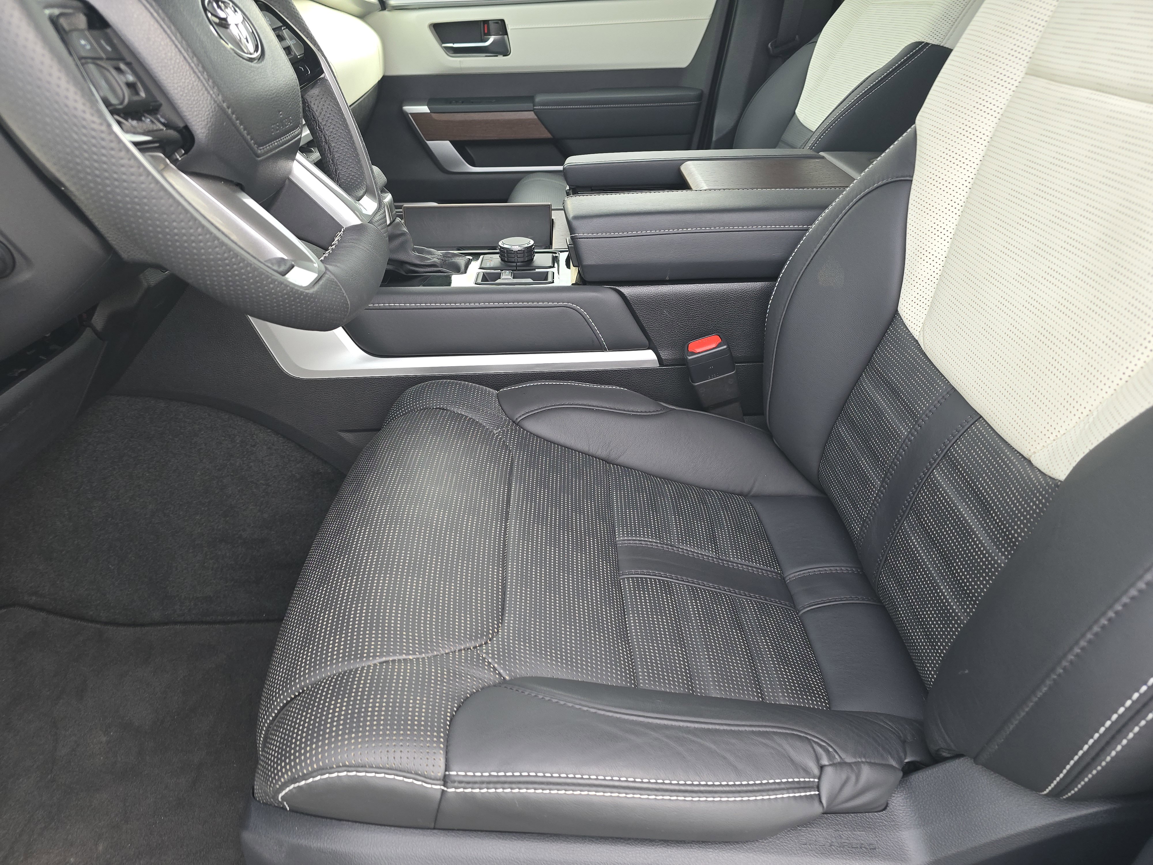 Used 2025 Toyota Tundra Capstone image 9