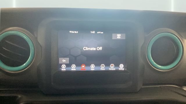 Used 2018 Jeep Wrangler Unlimited Sport S AWD/4WD image 17